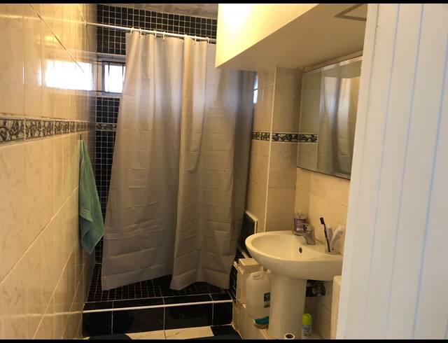 2.5 BEDROOM FLAT RENTED IN SYDENHAM